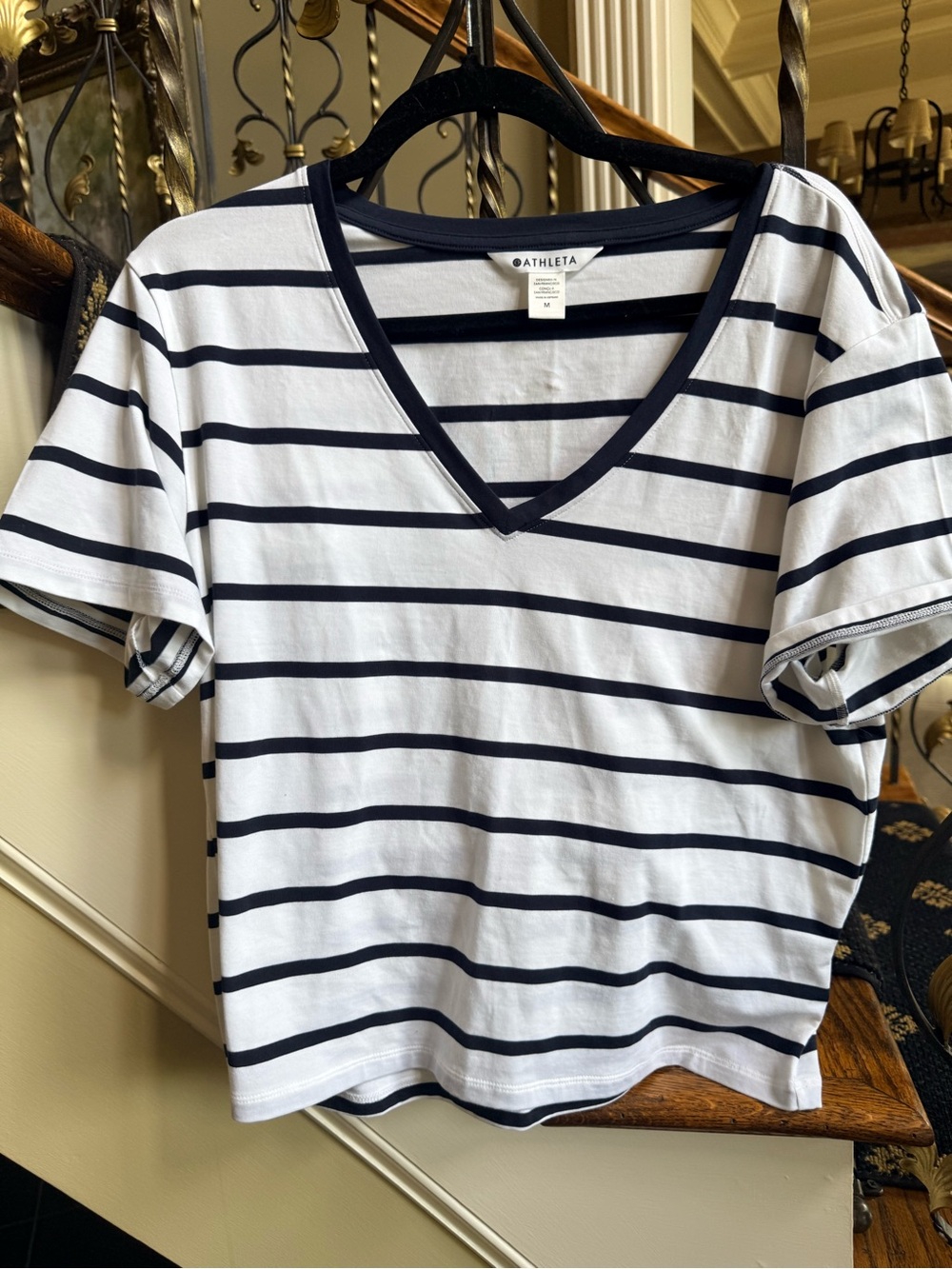 Athleta Navy /White NWOT tee. V Neck. Soft. M Short Sleeves.